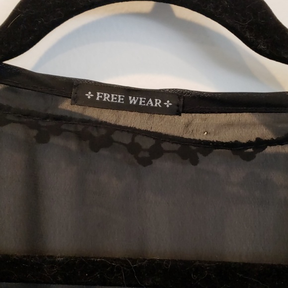 Free wear - Picture 3 of 3